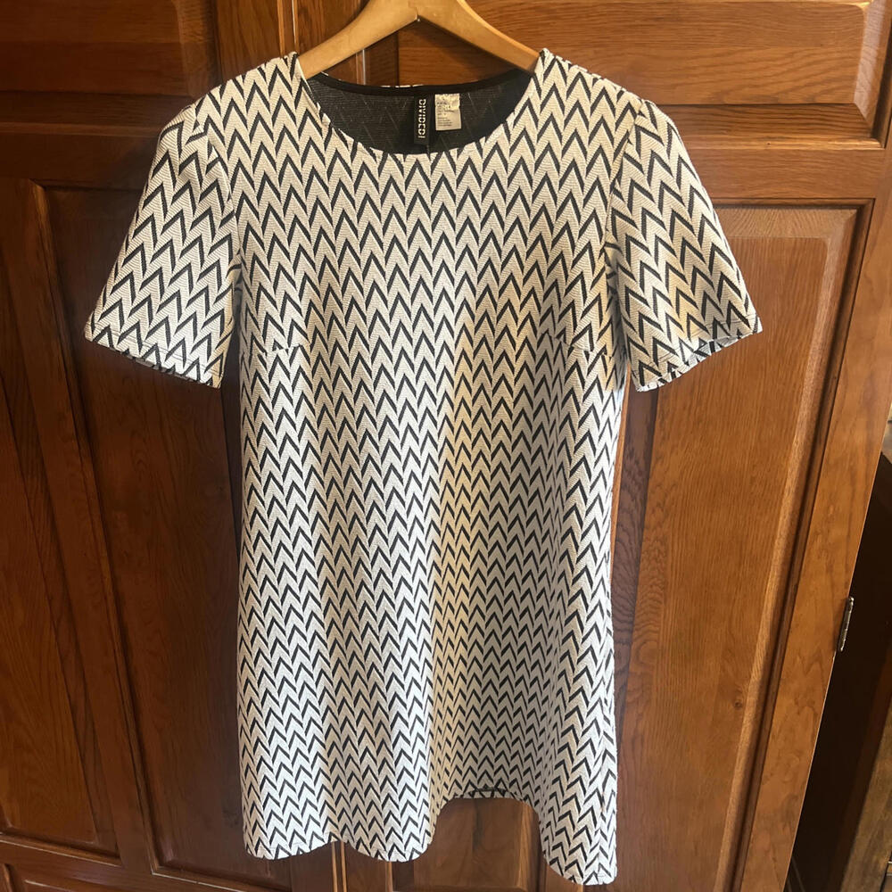 H&M‎ Divided Dress Size 4 Black & White